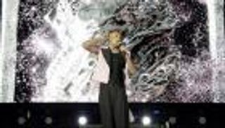 بأمنية وألعاب نارية.. ويجز يشعل حفله الغنائي بمهرجان العلمين