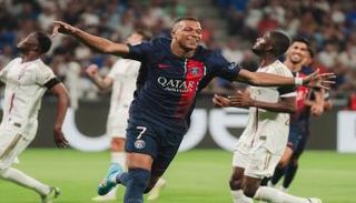 كيليان مبابي نجم باريس سان جيرمان الفرنسي