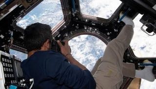 كاميرا النيادي جابت العالم من الفضاء