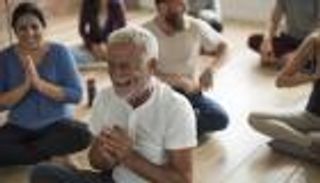 دراسة: الضحك يقي من أمراض القلب والجلطة الدماغية