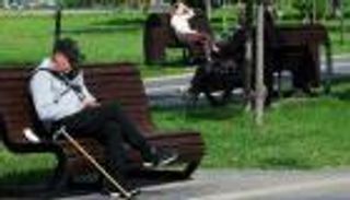 هل يحمي "الإنترنت" كبار السن من الخرف؟