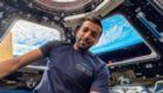 الإمارات ترحب بسلطان الفضاء (فيديو)