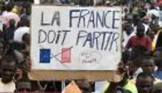 محادثات لسحب قواتها.. هل رضخت فرنسا لعسكر النيجر؟