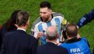 فان غال يثير الجدل.. هل رسم الفيفا سيناريو تتويج ميسي بكأس العالم؟
