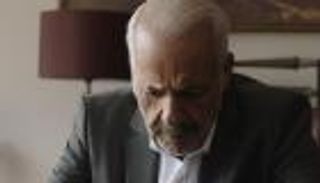 أيمن زيدان ينجو من "حادث مرعب".. صور تكشف آثار الانفجار