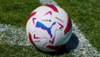 بعد 25 يوما.. مدرب برشلونة الأسبق بطل أول إقالة في الدوري الإسباني