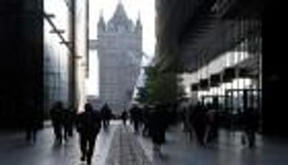 حدث اقتصادي "نادر" في بريطانيا.. لم يتكرر منذ خمسينيات القرن الماضي