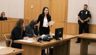 ليونارد ماك يبكي لحظة النطق بالحكم