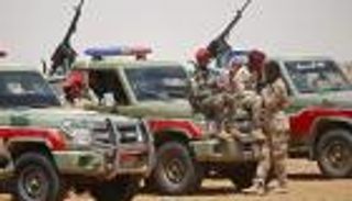 قرار حل "الدعم السريع" بالسودان.. خبراء يكشفون المآلات والتأثير على الأرض