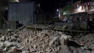 آثار الزلزال المدمر
