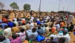 الغضب ضد باريس يتصاعد.. خيام واحتجاجات أمام قاعدة فرنسية بالنيجر