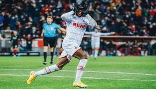 أنتوني موديست مهاجم كولن السابق