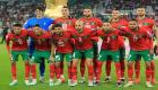 تبرعات وتضامن.. الزلزال يسيطر على مباراة المغرب وبوركينا فاسو (فيديو)
