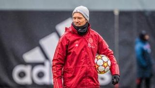 جوليان ناغلسمان