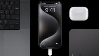 شحن هاتف آيفون 15