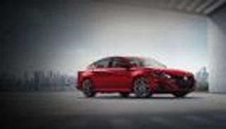 مواصفات نيسان التيما 2024 وأسعارها في السعودية