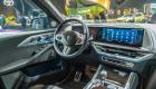 "بي إم دبليو" تتخلى بصعوبة عن 18 دولارا حتى لا تخسر معجبيها