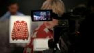 سعر خرافي لكنزة الخراف.. الأميرة ديانا "تشعل" مزادا بريطانيا