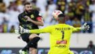 ركبة بنزيما وتسمم محرز.. الإثارة تتصاعد في جولة الدوري السعودي (فيديو)