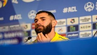 كريم بنزيما مهاجم الاتحاد السعودي