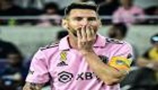 150 دولارا في الهواء.. ليونيل ميسي يشعل الغضب بالدوري الأمريكي