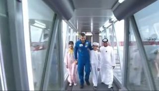 سلطان النيادي يصل الإمارات