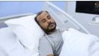 أحجار فوق قدمه وأمواج تسحبه وسيارة صدمته.. مصري يروي "نجاته الأسطورية" من إعصار دانيال (خاص)