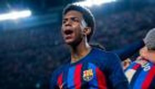 بشرط المليار يورو.. برشلونة يؤمّن بالدي بعقد طويل الأمد