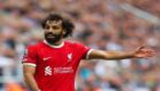 أسطورة إنجلترا يكشف موعد رحيل محمد صلاح إلى الدوري السعودي