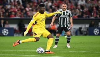 أندريه أونانا من مباراة بايرن ميونخ ومانشستر يونايتد