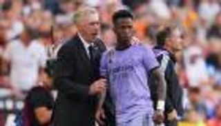 أنشيلوتي يكشف موعد عودة فينيسيوس.. هل يشارك في ديربي مدريد؟