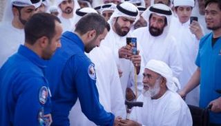 لحظة استقبال سلطان النيادي