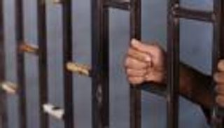 اكتشاف بيوت دعارة وديسكو وحديقة حيوان داخل سجن