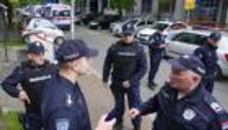 الشرطة الصربية حائرة مع "رضيع" شرس