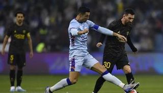 كريستيانو رونالدو ضد ليونيل ميسي