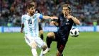 بأوامر بيكهام.. ميسي ينقذ مودريتش من جحيم ريال مدريد