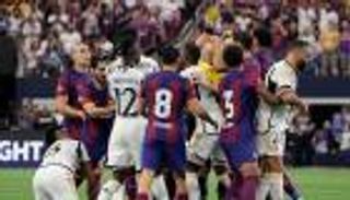 صدمة لبرشلونة وريال مدريد.. ما هي أجمل قمصان الدوري الإسباني؟