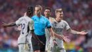 خبير تحكيمي يكشف لـ"العين الرياضية".. هل ظُلم ريال مدريد أمام أتلتيكو؟