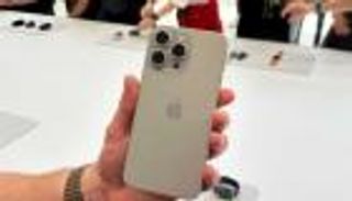 مشكلات حذرت أبل من حدوثها لهاتف آيفون 15.. ما هي؟