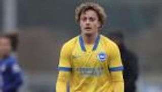 على خطى المجبري.. موهبة تونسية تأسر قلب دي زيربي في برايتون