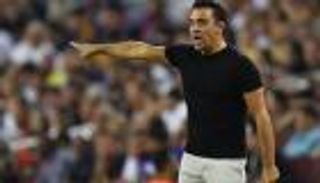 "أخطاء طفولية".. تشافي يسخر من دفاع برشلونة