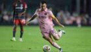 "مُجرد لاعب رائع".. تصريح صادم يُزيح ميسي من دائرة العظماء