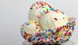 آيس كريم العشر دقائق.. خطوات عمل حلوى الصيف اللذيذة في المنزل