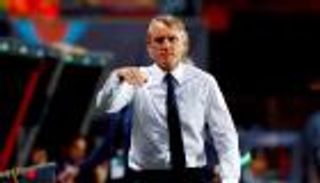 من البداية السيئة إلى القضاء.. الأزمات تواصل محاصرة مانشيني