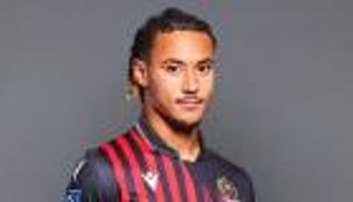 صدمة تهز الدوري الفرنسي.. لاعب يهدد بالانتحار 