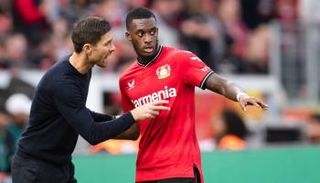 تشابي ألونسو مدرب باير ليفركوزن