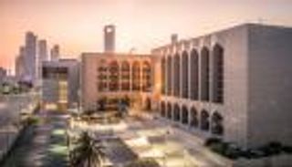 بنوك الإمارات تتفوق خليجيا بدعم قوة التشغيل.. شهادة عالمية من "فيتش"