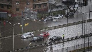 مياه الأمطار أغرقت شوارع نيويورك