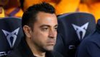 برسالة خاصة.. تشافي يفاجئ راموس بعد هديته لبرشلونة أمام إشبيلية