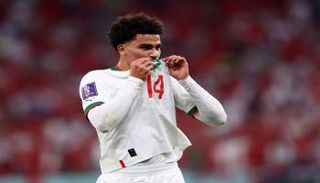 زكريا أبو خلال نجم منتخب المغرب